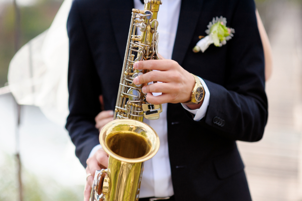 Tocar saxofone em eventos
